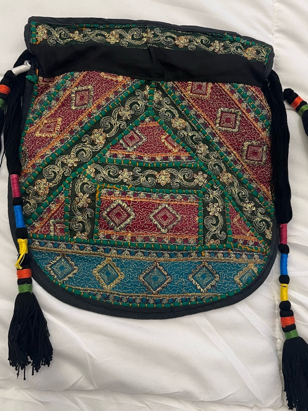 NWOT Handmade Embroidered Tassel Boho Bucket Bag - Picture 3 of 9